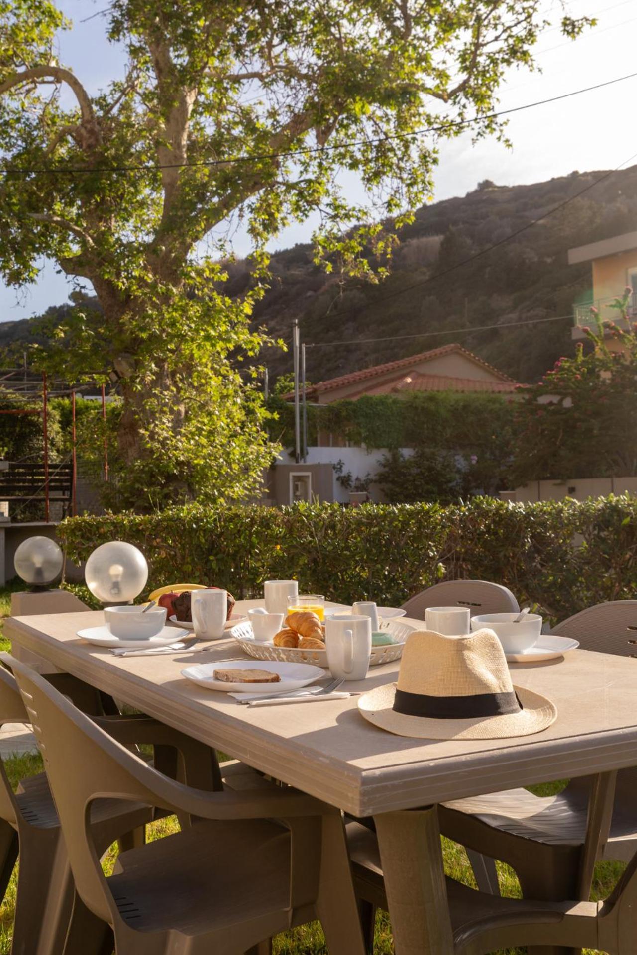 Elio B 1bdr With Garden 1 Min From The By Hospi * Héraklion