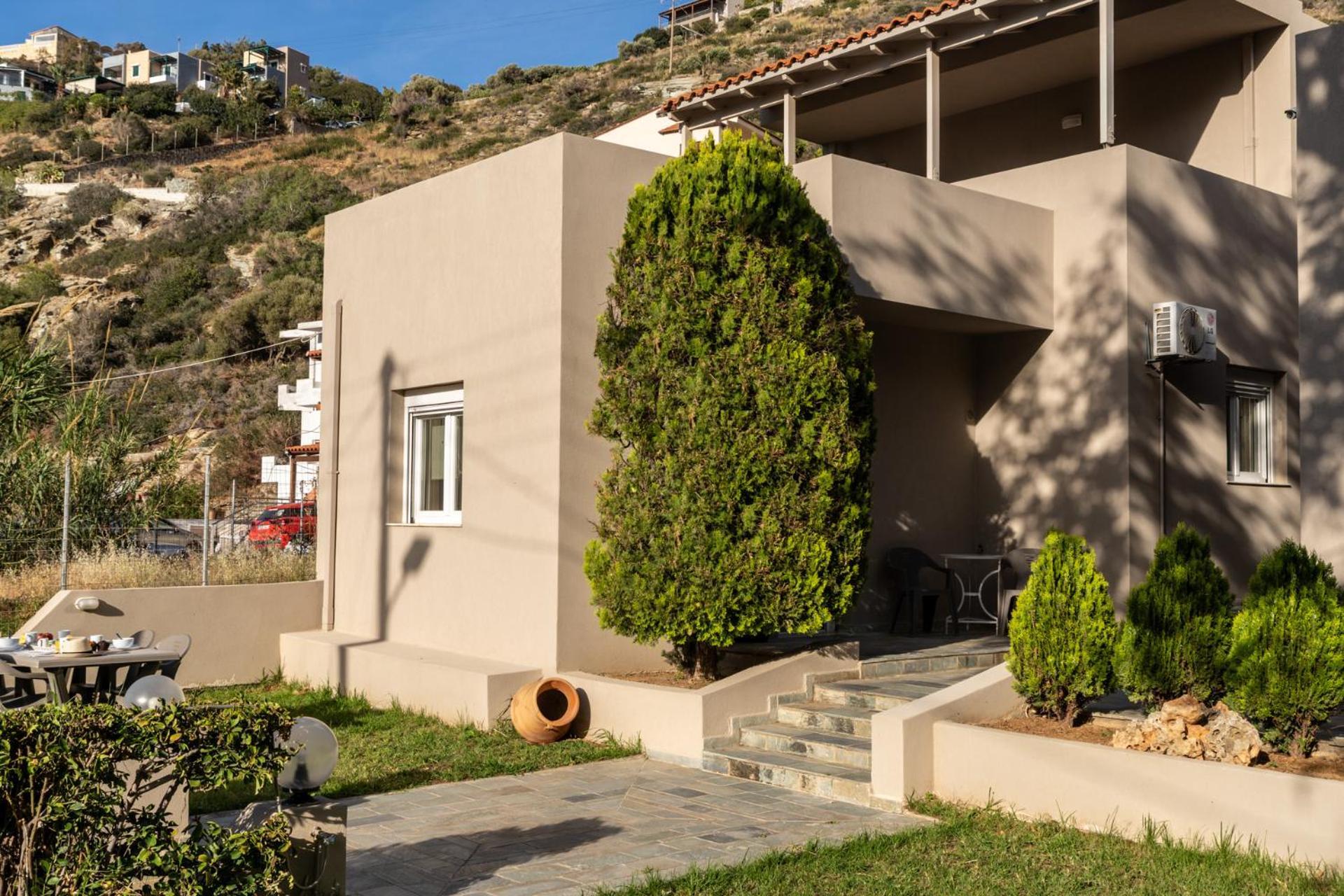 Appartement Elio B 1bdr With Garden 1 Min From The By Hospi Héraklion